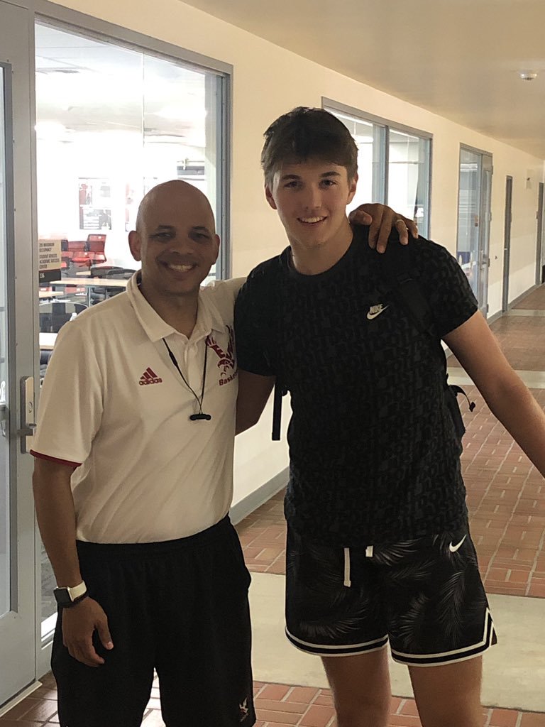 Tyler Linhardt has early&nbsp;offers