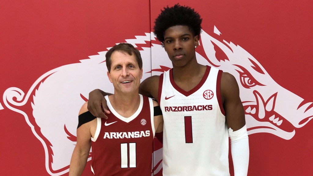 Robinson will return to Arkansas for&nbsp;college